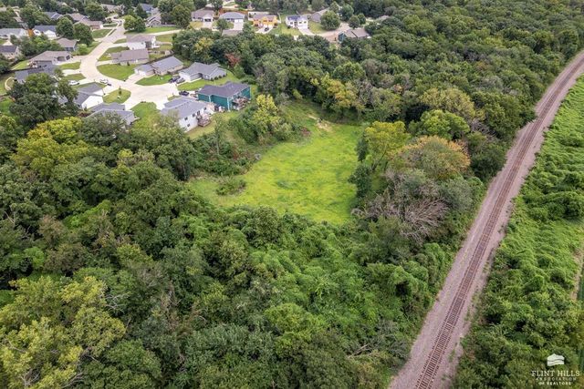 312 Snyder Drive, St. George, KS 66535