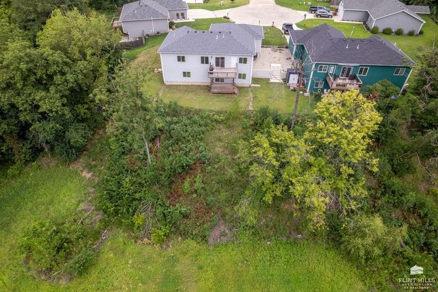 312 Snyder Drive, St. George, KS 66535
