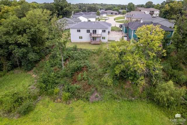 312 Snyder Drive, St. George, KS 66535