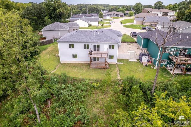 312 Snyder Drive, St. George, KS 66535