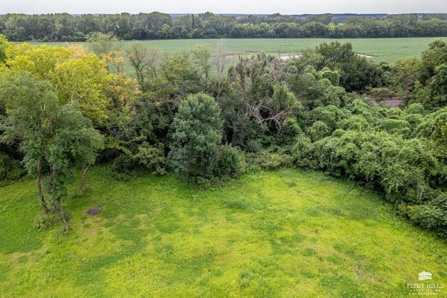 312 Snyder Drive, St. George, KS 66535