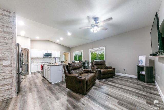 312 Snyder Drive, St. George, KS 66535