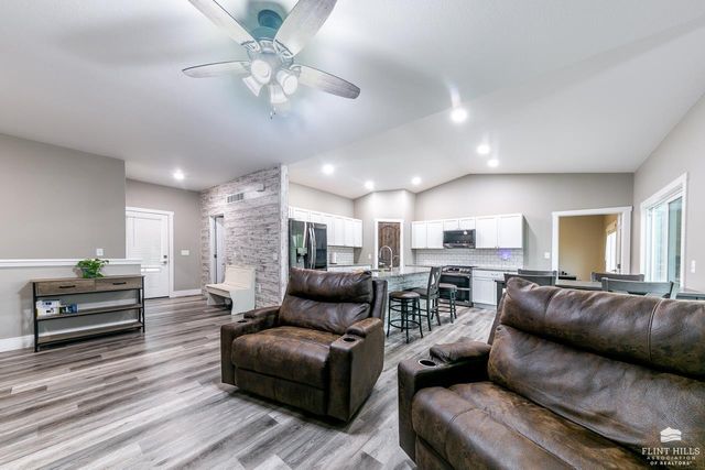312 Snyder Drive, St. George, KS 66535