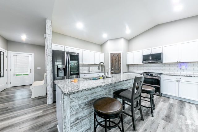 312 Snyder Drive, St. George, KS 66535