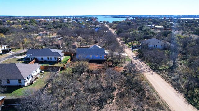111 E Hickory DR, Granite Shoals, TX 78654