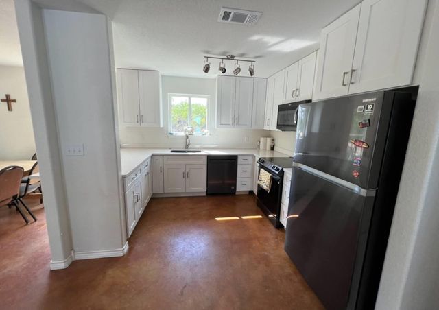 111 E Hickory DR, Granite Shoals, TX 78654