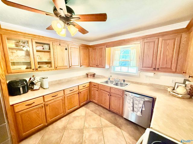 5261 Gilmer Lane, Rainbow City, AL 35906