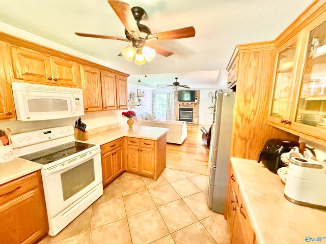 5261 Gilmer Lane, Rainbow City, AL 35906