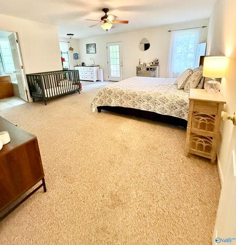 5261 Gilmer Lane, Rainbow City, AL 35906