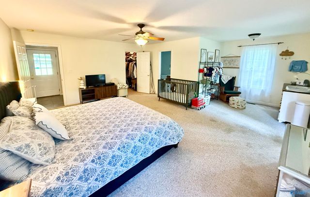 5261 Gilmer Lane, Rainbow City, AL 35906