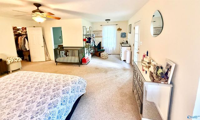 5261 Gilmer Lane, Rainbow City, AL 35906