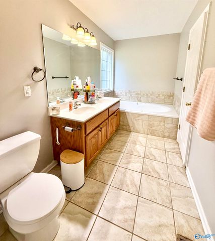 5261 Gilmer Lane, Rainbow City, AL 35906