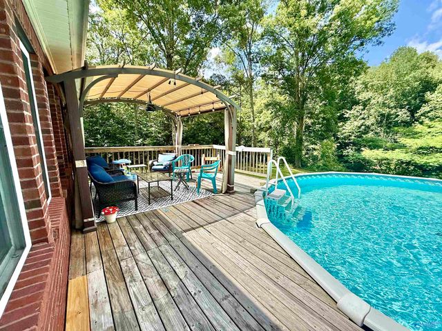 5261 Gilmer Lane, Rainbow City, AL 35906