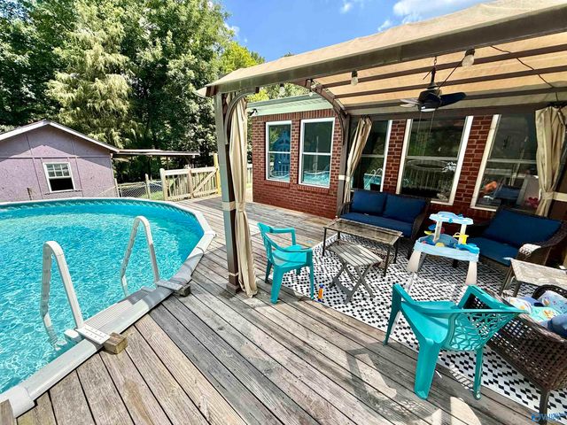 5261 Gilmer Lane, Rainbow City, AL 35906