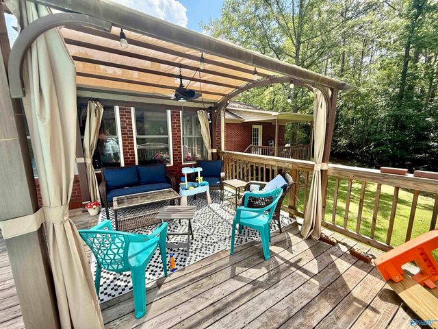 5261 Gilmer Lane, Rainbow City, AL 35906