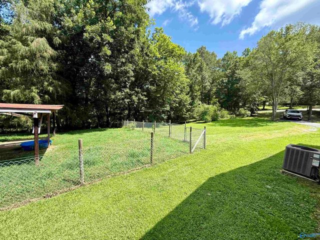 5261 Gilmer Lane, Rainbow City, AL 35906