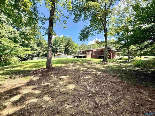 5261 Gilmer Lane, Rainbow City, AL 35906
