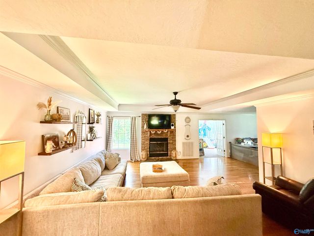 5261 Gilmer Lane, Rainbow City, AL 35906