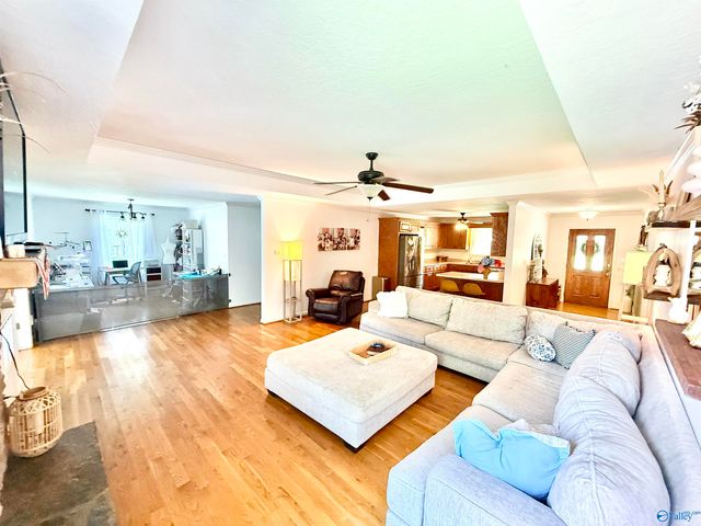 5261 Gilmer Lane, Rainbow City, AL 35906