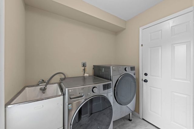 1173 Johnson Drive, Naperville, IL 60540