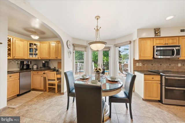 5 AUSTEN CT, Medford, NJ 08055
