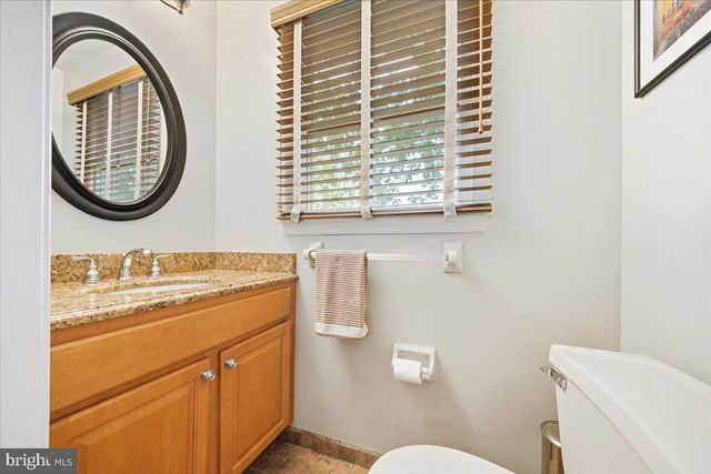 5 AUSTEN CT, Medford, NJ 08055