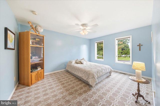 5 AUSTEN CT, Medford, NJ 08055