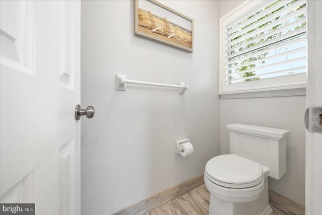 5 AUSTEN CT, Medford, NJ 08055