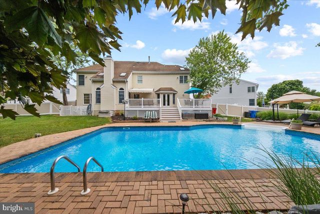 5 AUSTEN CT, Medford, NJ 08055