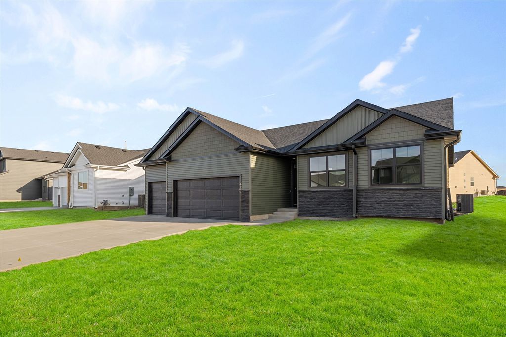 4407 NE 8th Street, Ankeny, IA 50021