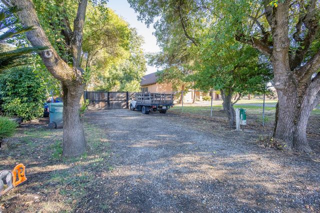 14117 Pine St, Walnut Grove, CA 95690