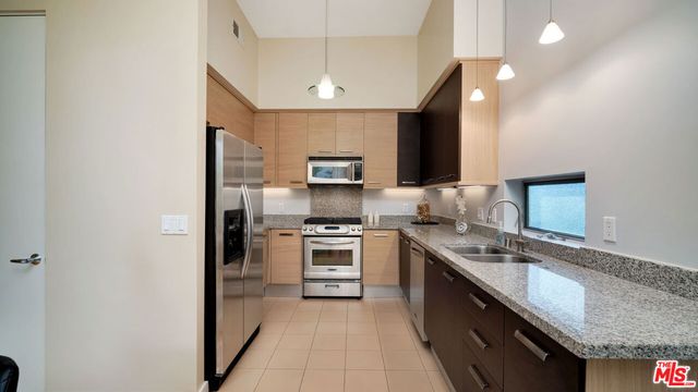 12411 Pacific Avenue 101, Los Angeles, CA 90066