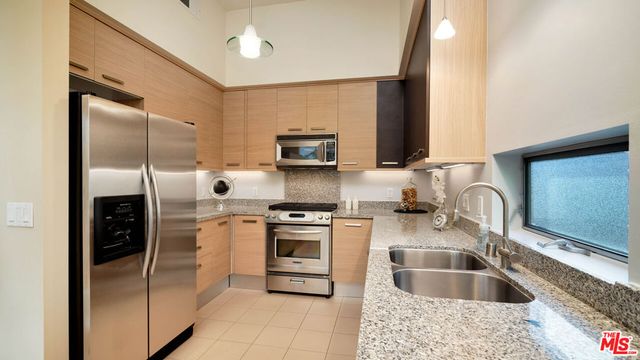 12411 Pacific Avenue 101, Los Angeles, CA 90066