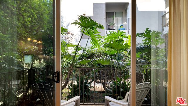 12411 Pacific Avenue 101, Los Angeles, CA 90066