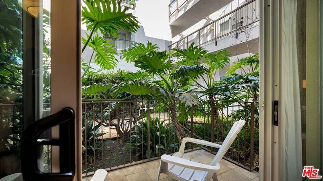 12411 Pacific Avenue 101, Los Angeles, CA 90066