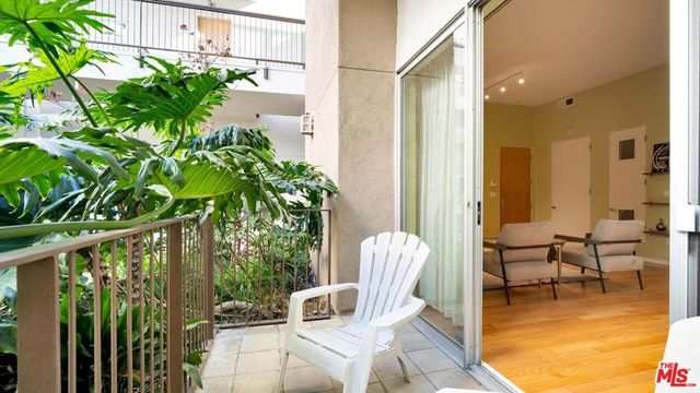 12411 Pacific Avenue 101, Los Angeles, CA 90066