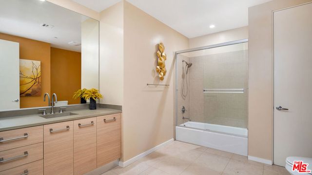 12411 Pacific Avenue 101, Los Angeles, CA 90066