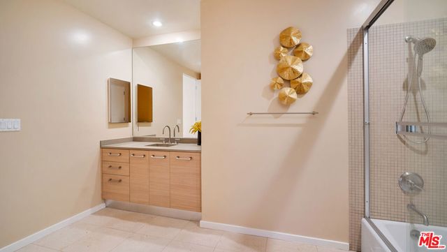 12411 Pacific Avenue 101, Los Angeles, CA 90066