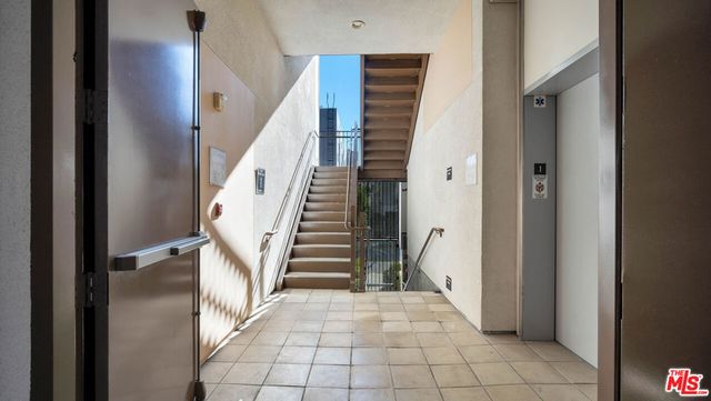 12411 Pacific Avenue 101, Los Angeles, CA 90066