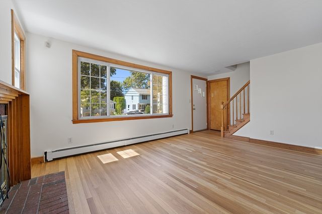 463 Lincoln St, Waltham, MA 02451