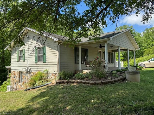 417 White Pines Country Club Road, Mount Airy, NC 27030