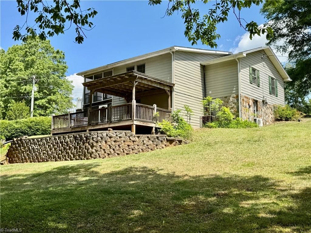 417 White Pines Country Club Road, Mount Airy, NC 27030