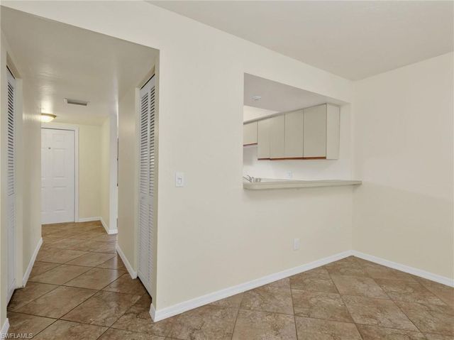 10041 Maddox LN 102, Bonita Springs, FL 34135