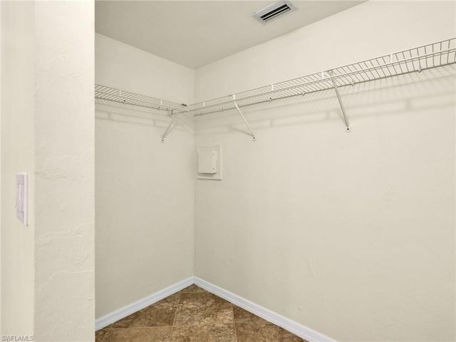 10041 Maddox LN 102, Bonita Springs, FL 34135