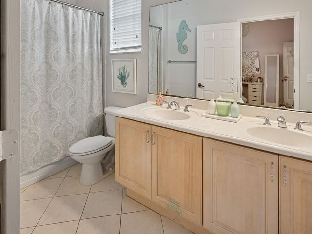 175 Via Rosina, Jupiter, FL 33458