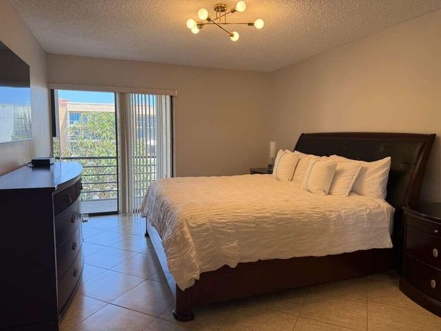 4040 N Hills Drive 26, Hollywood, FL 33021