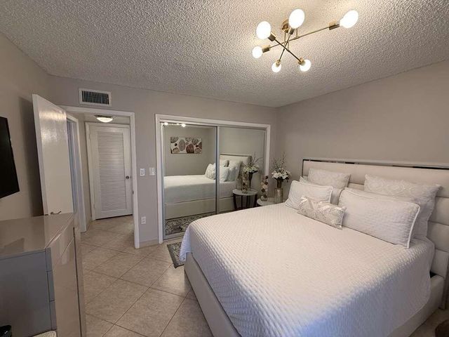 4040 N Hills Drive 26, Hollywood, FL 33021