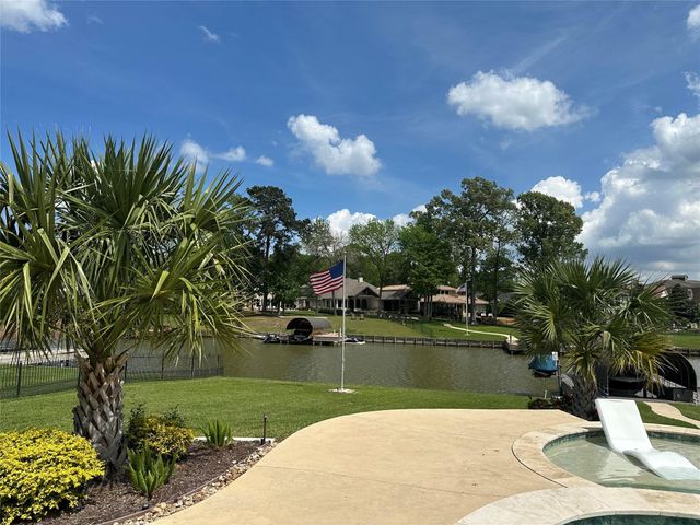 11369 Grand Pine Drive, Montgomery, TX 77356