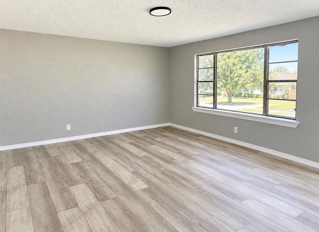 2402 Rosemead Dr, Pasadena, TX 77506