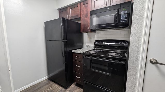 5711 Sugar Hill Drive 98, Houston, TX 77057